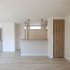 ナチュラルなお部屋にグリーンの建具がアクセント。家具をコーディネイトするのが楽しくなるリビングダイニング。(リビングダイニング)