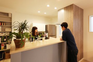 カウンターが広めのキッチン