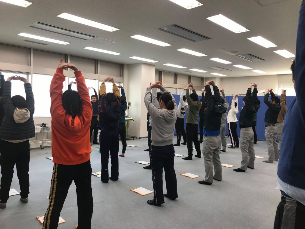 体力チェック 運動 ストレッチ 社員