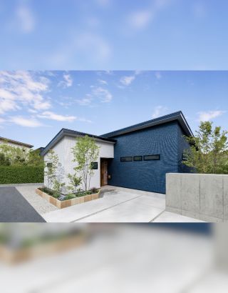 様々なデザインの照明が備わったおしゃれな平屋住宅