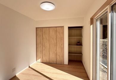 リビング横/洋室