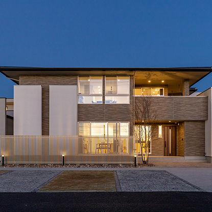 各世帯の暮らしを育む二世帯住宅(津島展示場)