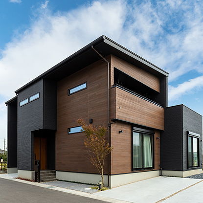 インナーガレージのあるLCCM住宅