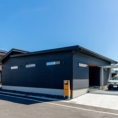 うさぎと暮らす中庭のある平屋