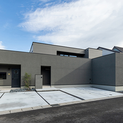 プライベートな中庭を愉しむ美容院併用住宅