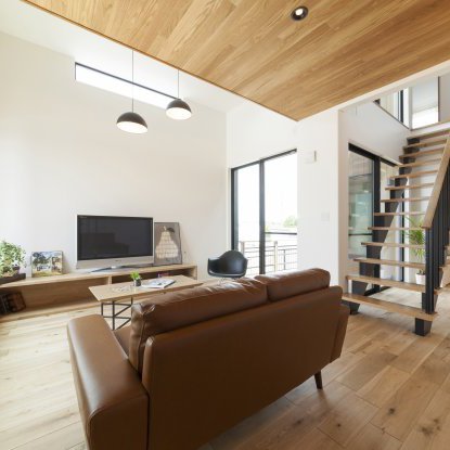 「ナチュラルモダンの家」と「二世帯の家」(岡崎展示場)