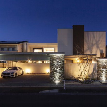 庭と共に過ごす極上リゾートハウス