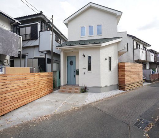 ホームジムのような土間リビングを楽しむ家