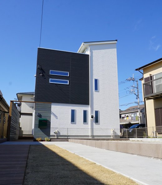 旗竿地と屋上庭園を楽しむ家