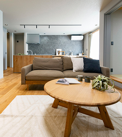 格子が映えるジャパンディハウス