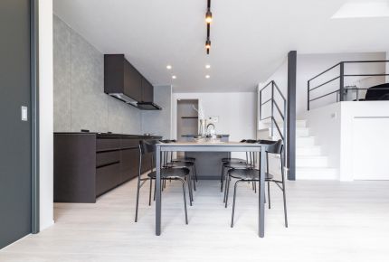 モノトーンでスタイリッシュ1階完結型ハウス