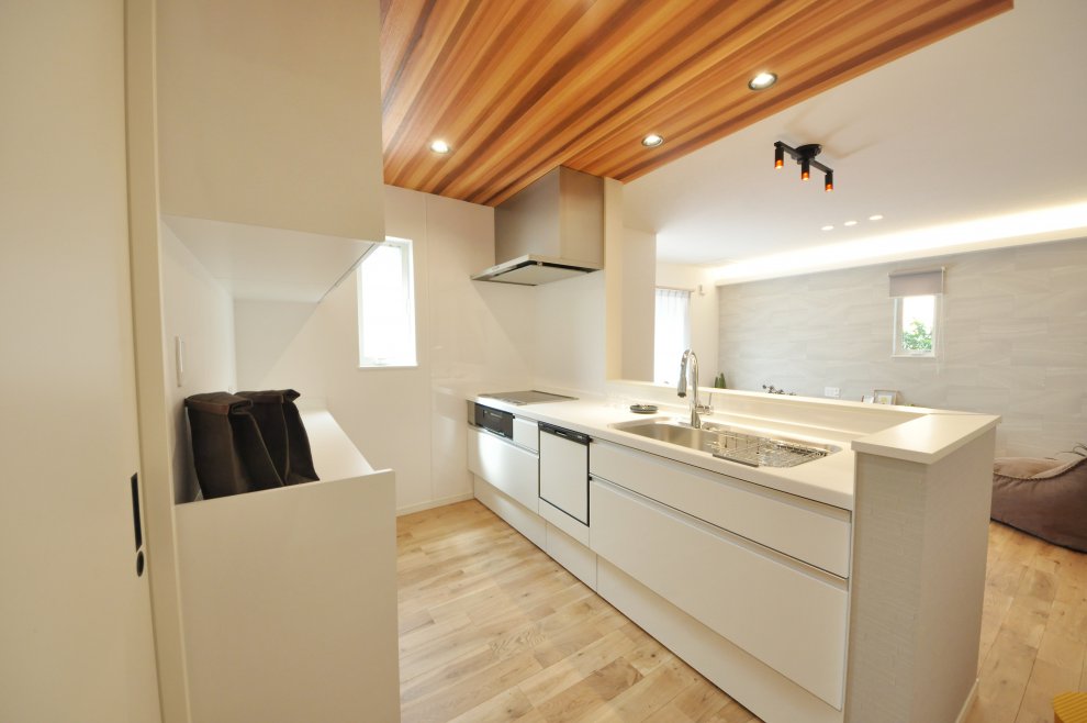 タカラスタンダードのとても使いやすくお手入れのしやすいキッチンを採用しております。