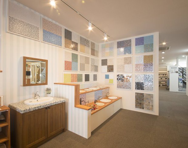 タイルや洗面の実物をご用意しており、造作の洗面などのイメージがより具体的に。