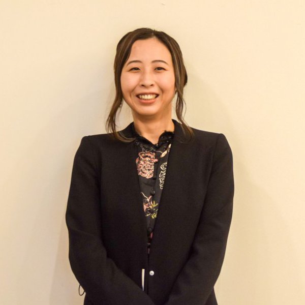 新濱 里沙
