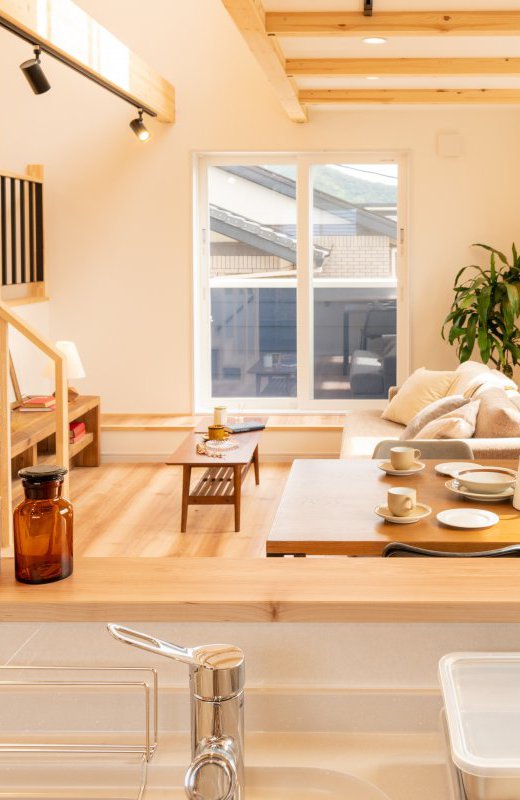 スキップフロアの吹き抜けLDK!