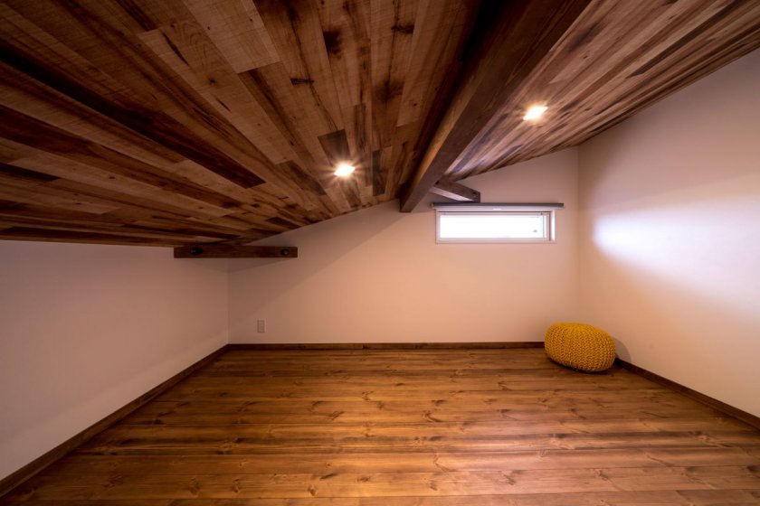 趣味や家族の時間を楽しめる小屋裏部屋とフリースペース!
