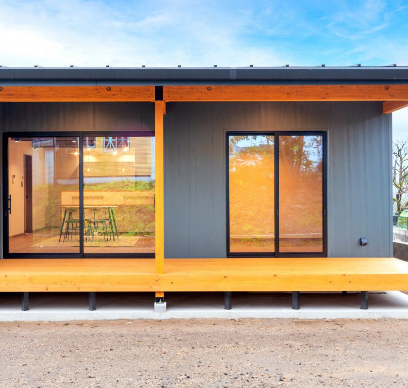 プライベートなお庭空間が楽しめるウッドデッキ