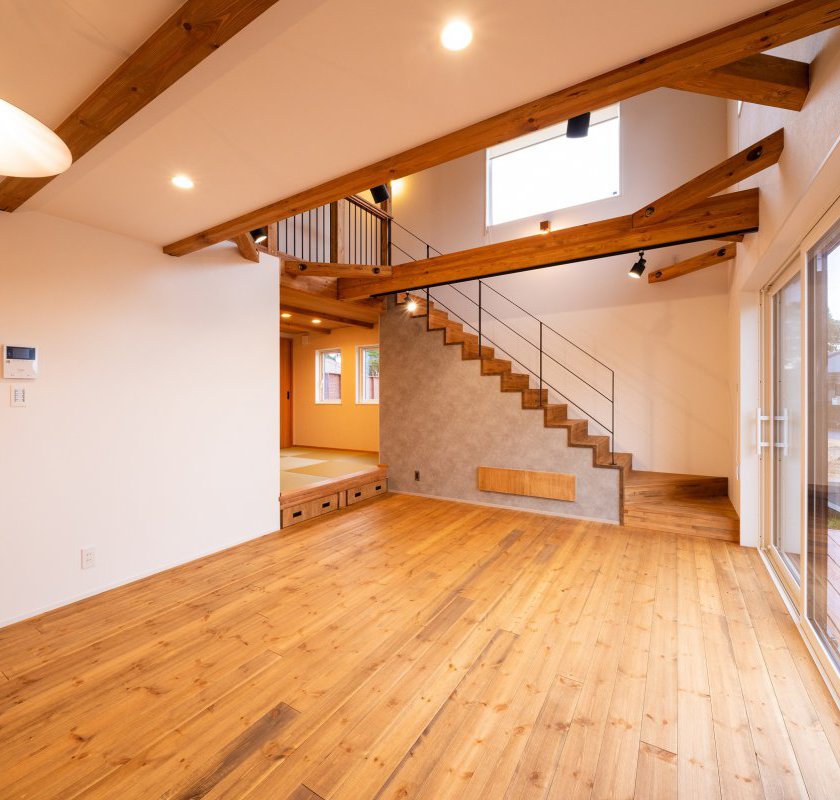 開放感抜群の吹き抜けリビング