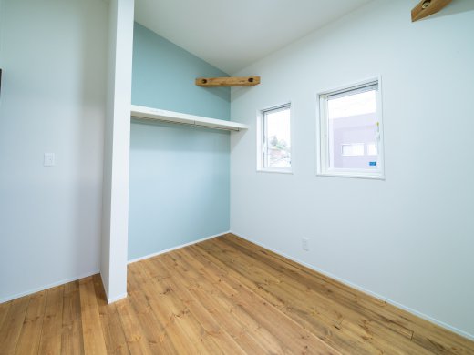 勾配天井で広々感じる各居室