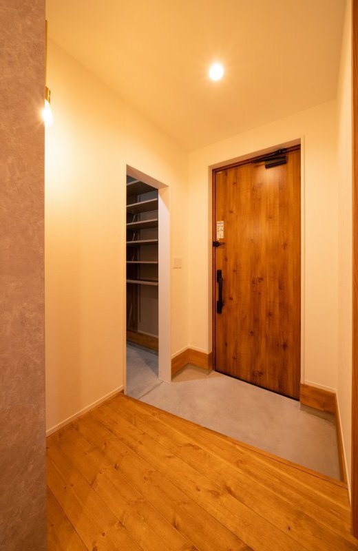 玄関は少しでも広く!収納を多く!