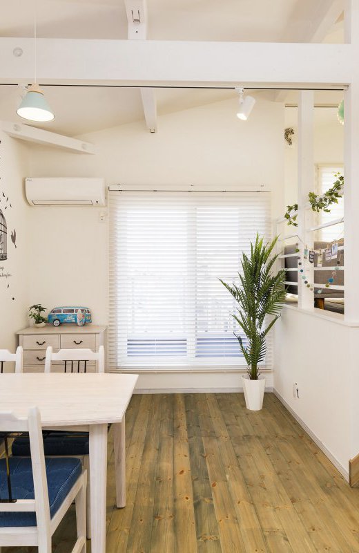 キッチンと隣り合うダイニングで広々!