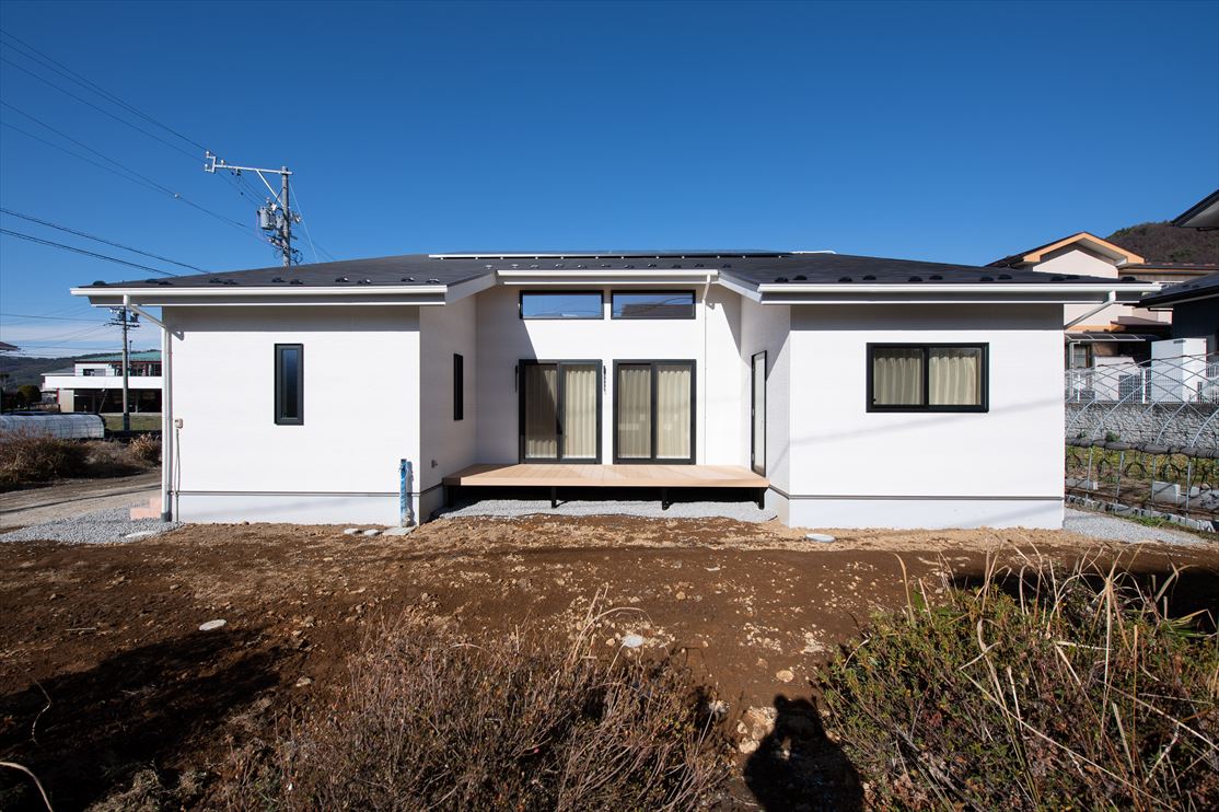 中庭&ウッドデッキ