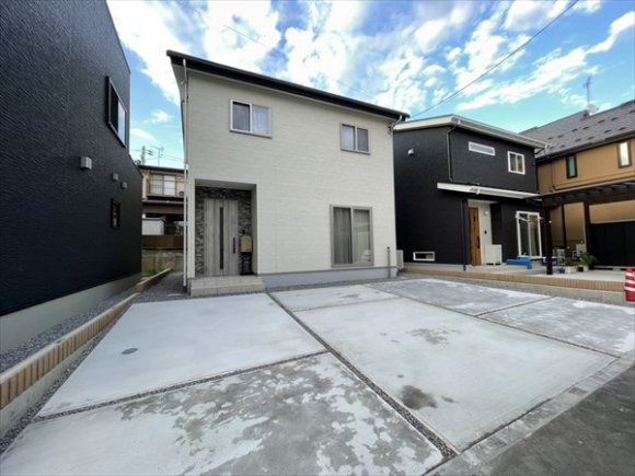 鮮やかでお洒落なリビングのあるお家【長野市】