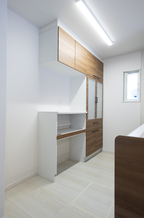 対面キッチンとダイニング