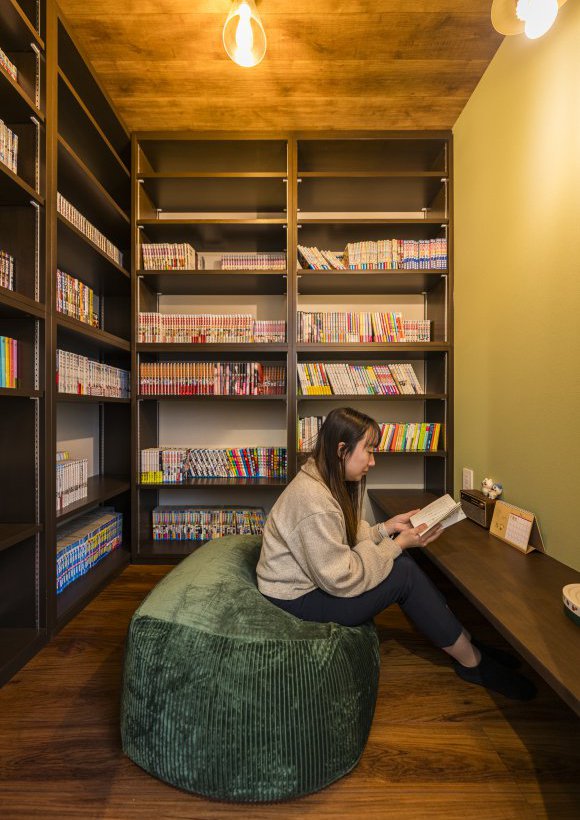 ここに居るだけで落ち着く、こだわり図書館のある家