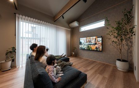 贅沢な趣味空間としてのガレージ付き平屋の家