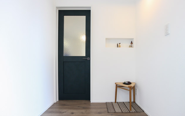 予算を抑えた規格住宅をベースに、自由度の高いエステージの注文住宅で思い通りの家を実現