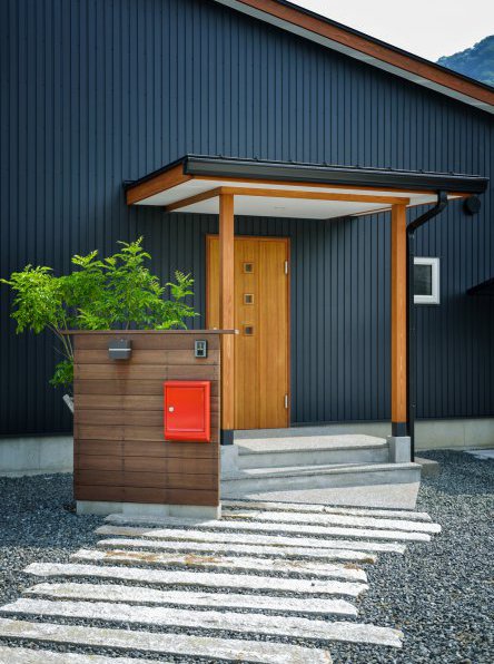家族が心地よく過ごす快適な1.5階建て平屋