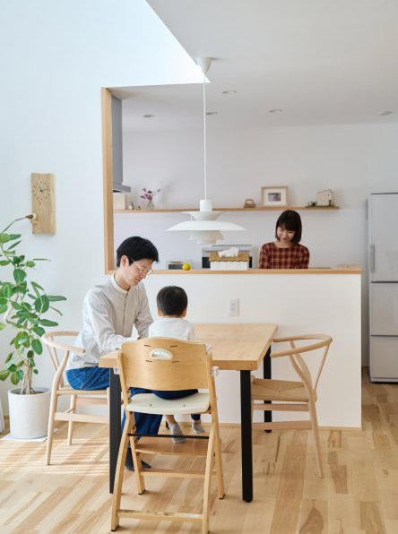 「一軒家に住みたい」 夢を叶えた心地よい暮らし ― 規格型住宅HAREシリーズ