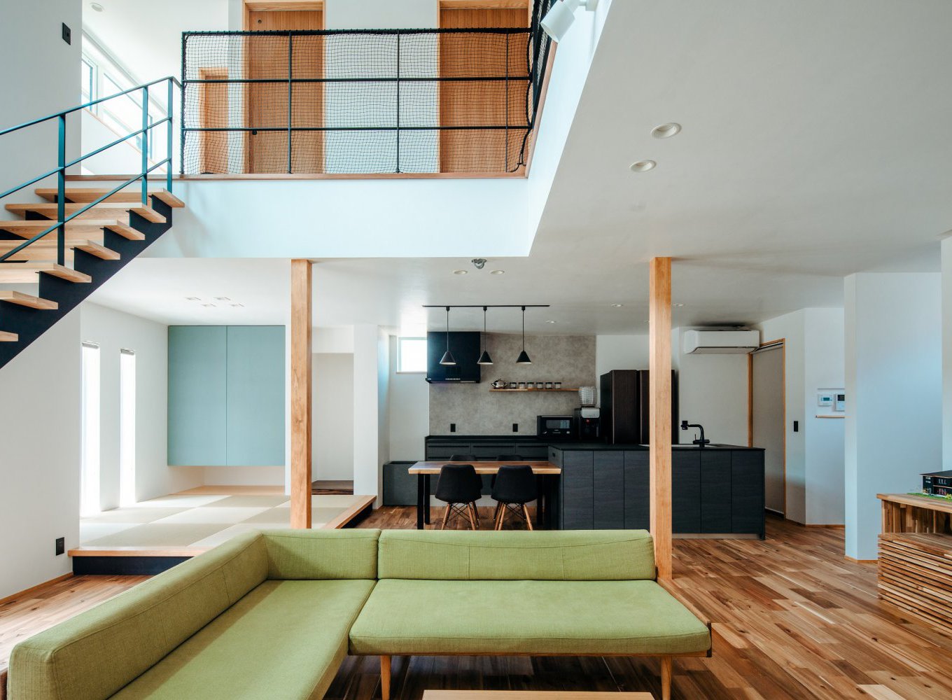 広々としていて開放的なのに家事ラクと自然素材の心地よさで豊かな暮らしを実現