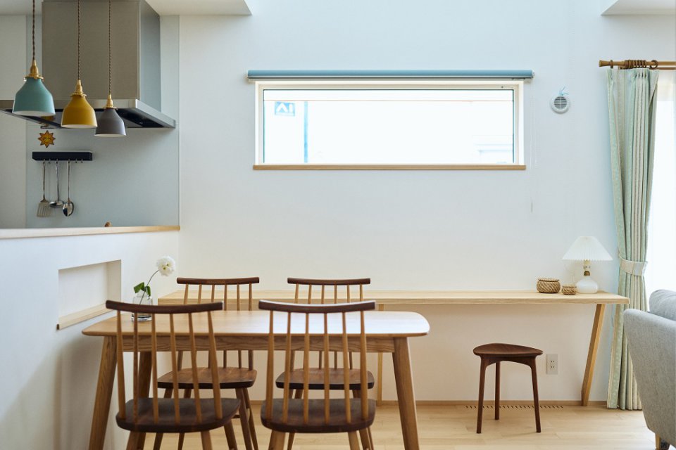 LDKの大きな吹き抜けで開放感のある住まい