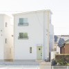 【外観】グリーンのドアが 一目で 私のお家ってわかる♪