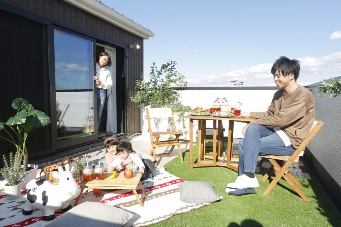 【３階】空につながる スカイリビング☆ 今日はアウトドアピクニック♪ ウシさんも一緒に高原気分