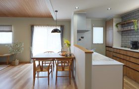 岩手で新築・注文住宅を建てるなら｜手元を隠す？開放感を取る？キッチンの「腰壁」で変わる暮らしのスタイル