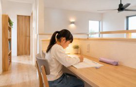 岩手で新築・注文住宅を建てるなら|多目的に使える2階ホールの魅力とは?暮らしにゆとりを生む便利な活用アイデア