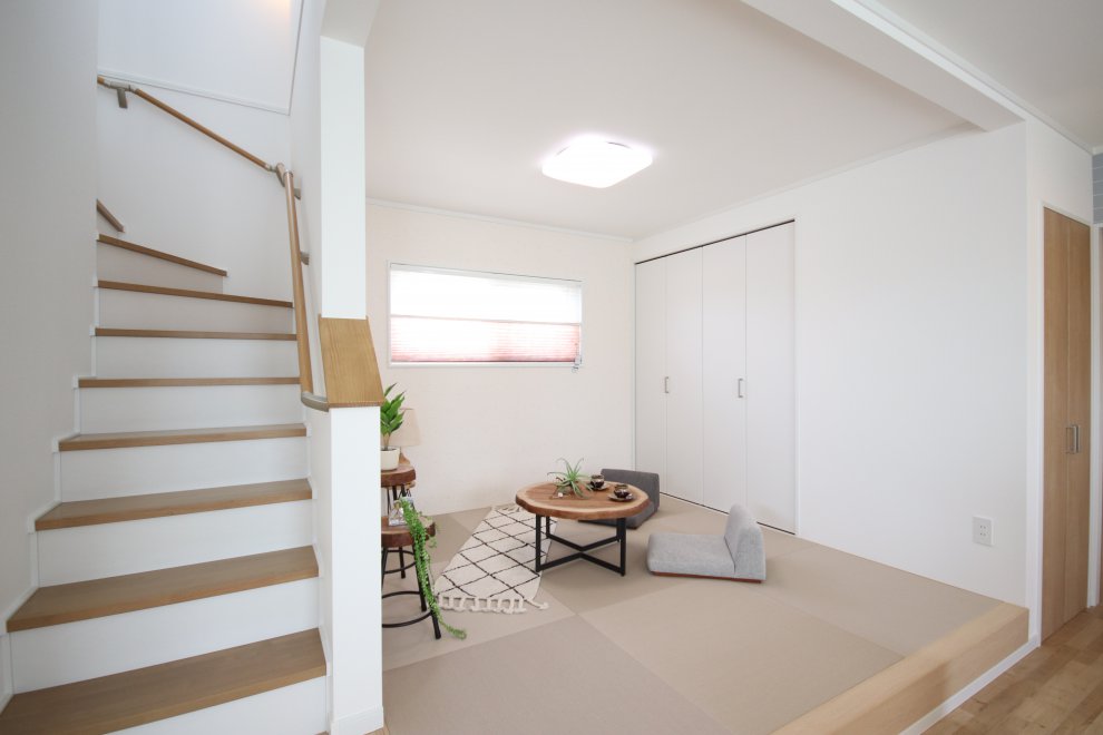 小上がり和室はお子様の遊ぶスペース、客間、晩酌スペースなど使い方自由自在！ちょっとあると嬉しい便利なスペースです。
【こちらは施工例です】