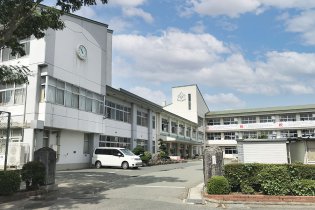 盛岡市立見前中学校