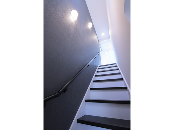 ◇階段
カーブの無い直線の階段です。