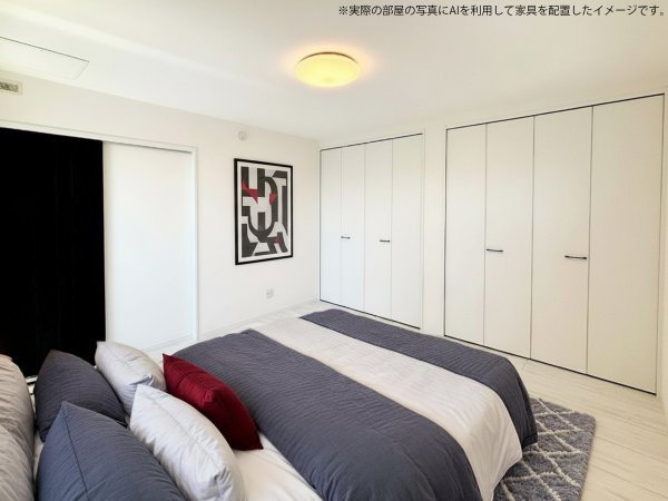 ◇２F　洋室A
8.00帖でゆったり。
同じ大きさの収納が２つあります。ご夫婦別々でもご利用頂け、シーズンオフの衣類や寝具なども収納頂けます。