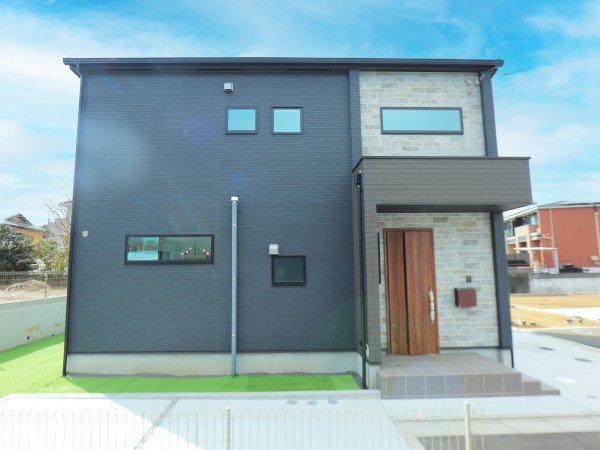 ◇建物外観
スタイリッシュで飽きのこないデザイン♪