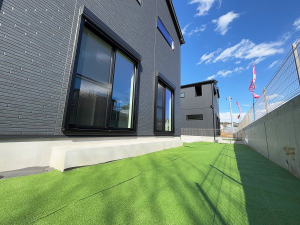 ◇庭
ガーデニングやお子様のプール、ドッグランなど様々な用途でお使いいただけます。