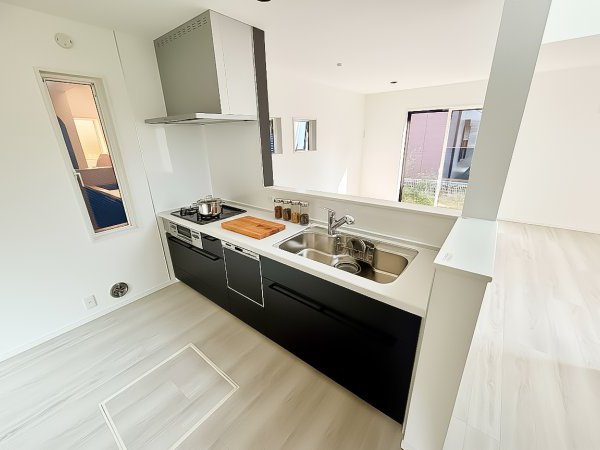 ♢キッチン
※実際の部屋の写真にAIを利用して家具を配置したイメージです。