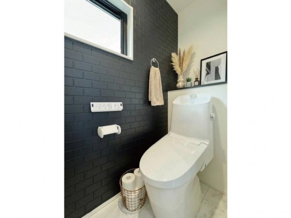 トイレ
※実際の部屋の写真にAIを利用して家具を配置したイメージです。