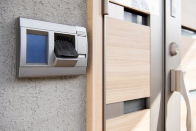 進化する玄関ドアの 施錠 最新の玄関ドアロックをご紹介 もっとドモシカを知る ドモシカハウス 高松の圧倒的高性能 低価格注文住宅 新築住宅を建てるなら 進化する玄関ドアの 施錠 最新の玄関ドアロックをご紹介 もっとドモシカを知る ドモシカハウス 高松の圧倒的高性能 低価格注文住宅 新築住宅を建てるなら