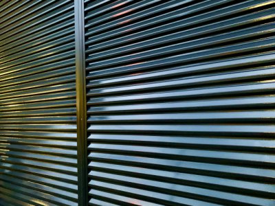 新築住宅で雨や災害対策に設える 雨戸 の役割と必要性 もっとドモシカを知る ドモシカハウス 高松の圧倒的高性能 低価格注文住宅 新築 住宅を建てるなら