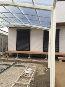 屋根のあるガレージ カーポート とはどんなガレージ もっとドモシカを知る ドモシカハウス 高松の圧倒的高性能 低価格注文住宅 新築住宅を建てるなら 屋根のあるガレージ カーポート とはどんなガレージ もっとドモシカを知る ドモシカハウス 高松の圧倒的高性能 低価格注文住宅 新築住宅を建てるなら